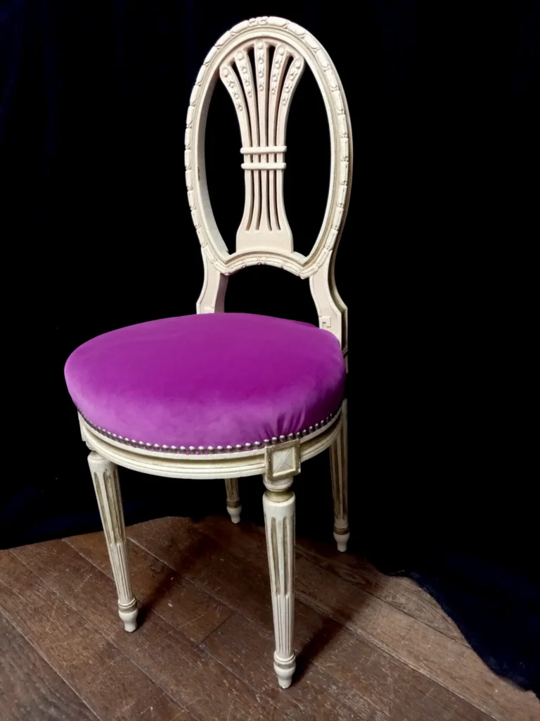 Chaise à dossier gerbe, style Louis XVI